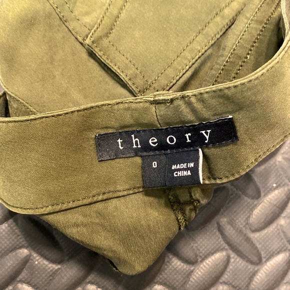 Theory Silk cargos size 0 - Picture 4 of 8